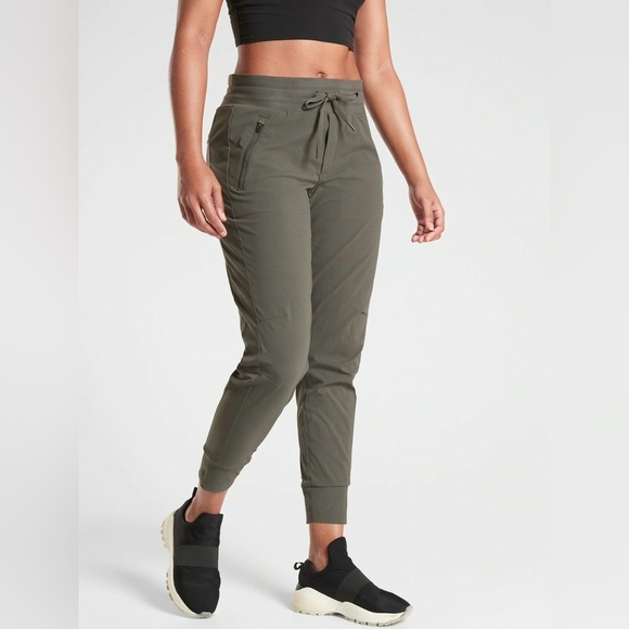 Athleta Trekkie North Green Jogger Size 14 - Picture 1 of 5